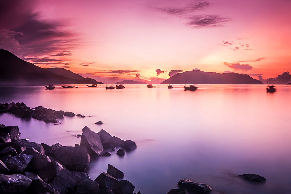 A beautiful sunrise paints the morning sky at Con Dao Island, Ba Ria Vung Tau Province, Vietnam (Photo by Cao Tran Tho / Shutterstock)